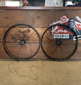 Chris King R45D WTB KOM Light i23 Wheelset 12x100, 12x142 CL XD 32H