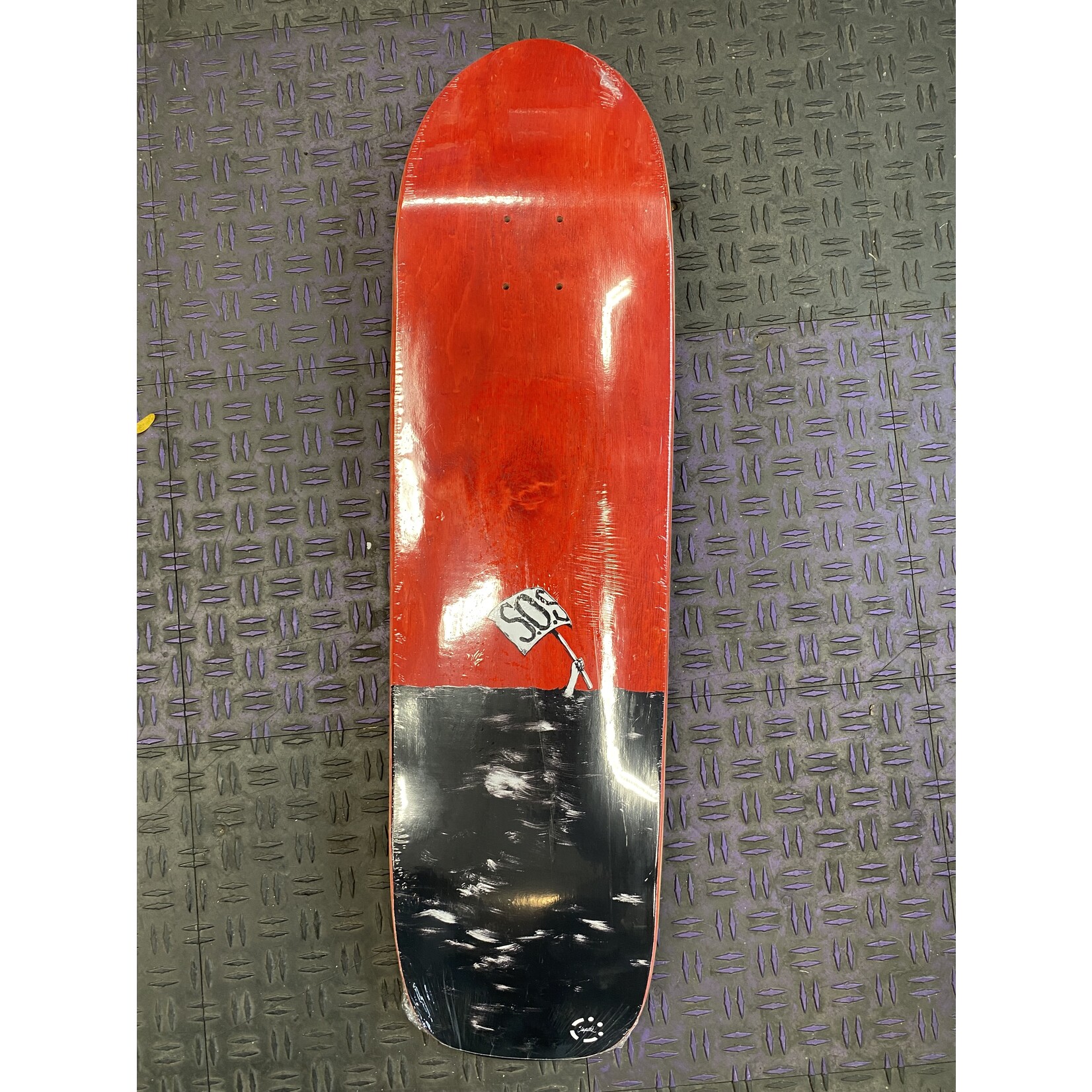 Slapstick SOS Flag deck 9" 32.5 red/red