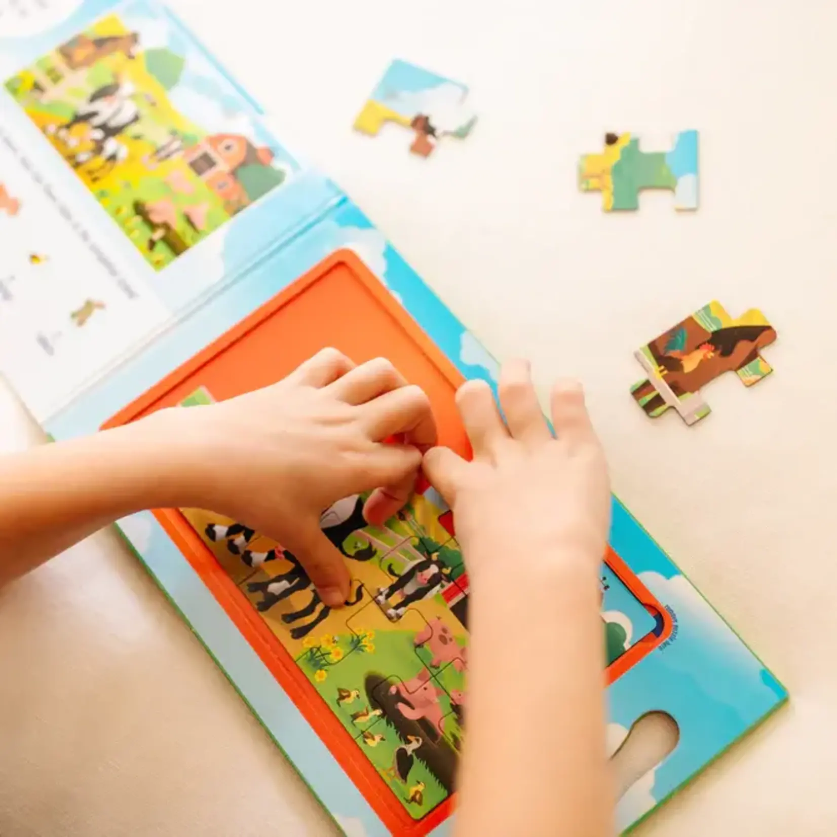 Melissa and Doug Take-Along Jigsaw Puzzles: On The Farm (Magnetic)