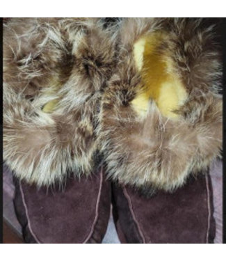 Made By Martha (C) Handmade Moccasin With Fur-Dark Brown - mens 12
