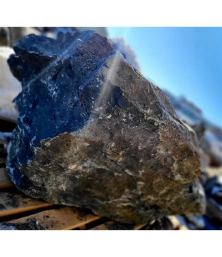 Livingstone Black Granite Boulder Medium (Approx. 20-28" Diameter)