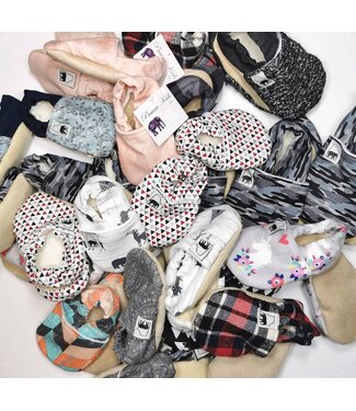PKCo. (C) Kids Bootie Slipper
