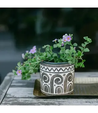 Forpost Trace Inc. Cement Flower Pot Large