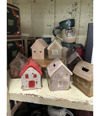 Crafty Inagoodway (C) Handcrafted Dime Houses