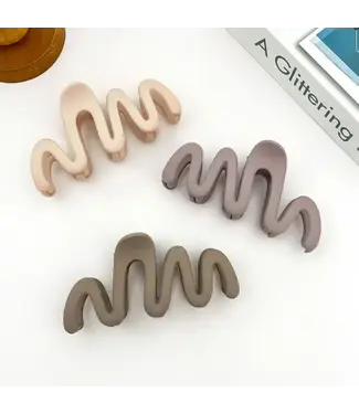 SoapElenGlen Solid Color Wavy Hair Claw Clip