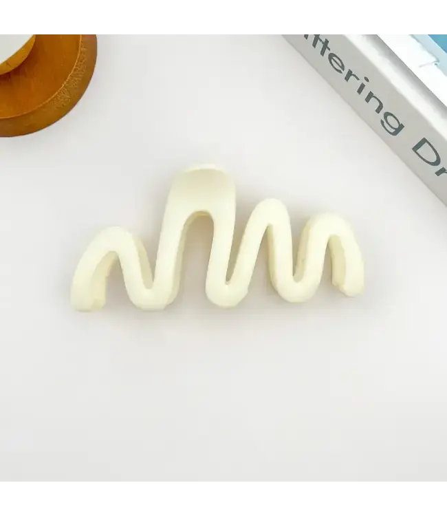 Solid Color Wavy Hair Claw Clip