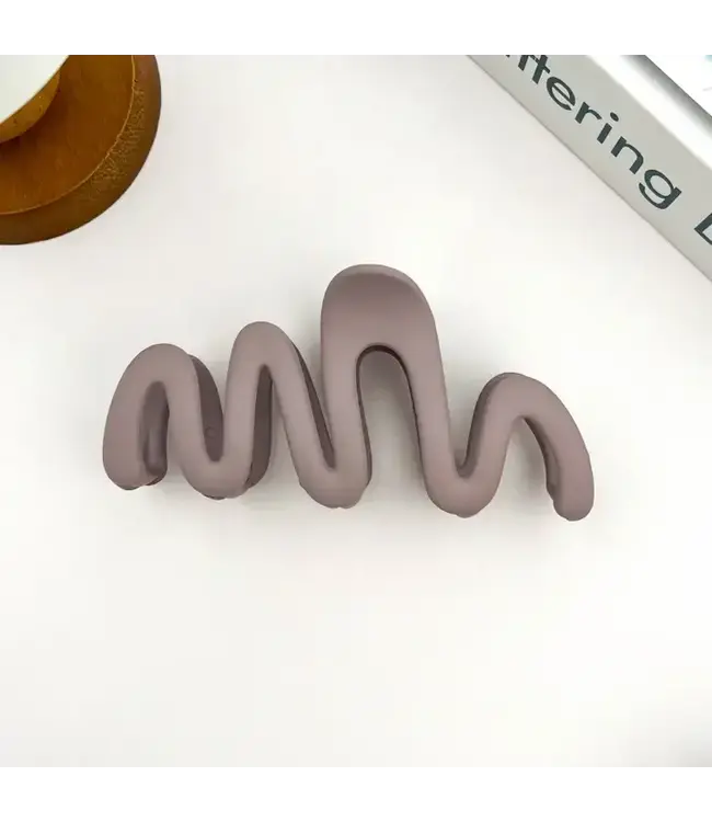 Solid Color Wavy Hair Claw Clip