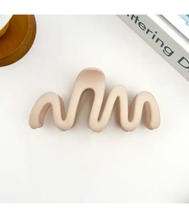 Solid Color Wavy Hair Claw Clip