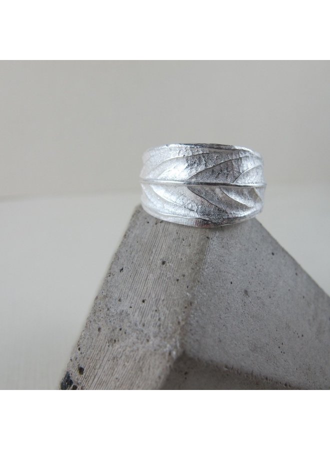 Willow Leaf Imprinted Ring