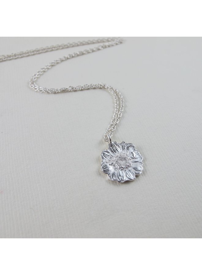 Daisy Flower Necklace  18"