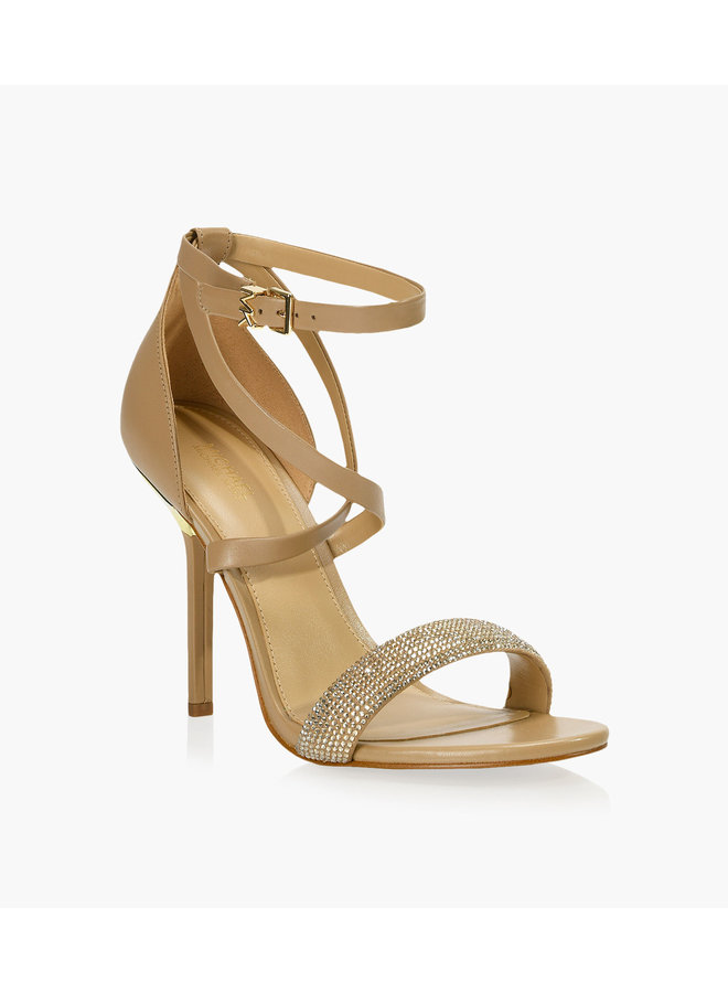 Astrid Sandal