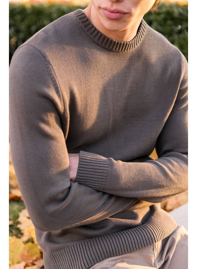 M Highline Crew Sweater
