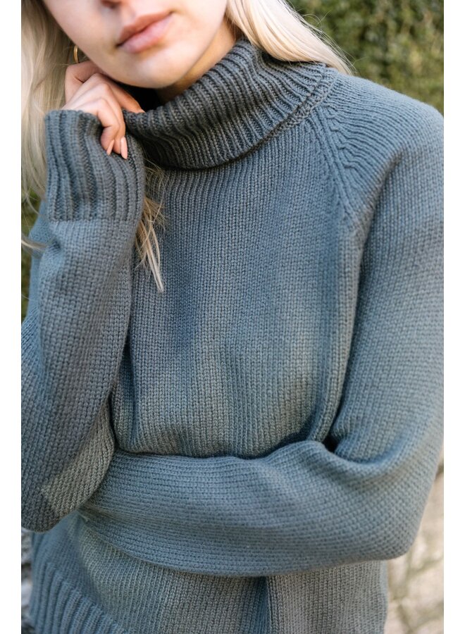 Women's highline Wool T-neck Sweater