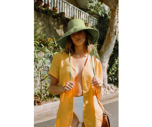 ★追跡&関税込【Lack of Color】Holiday Bucket - Yellow Cord Holiday Bucket - Corduroy Bucket Hat in Brown | Lack of