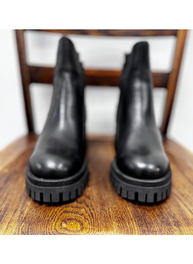 Koi Boots
