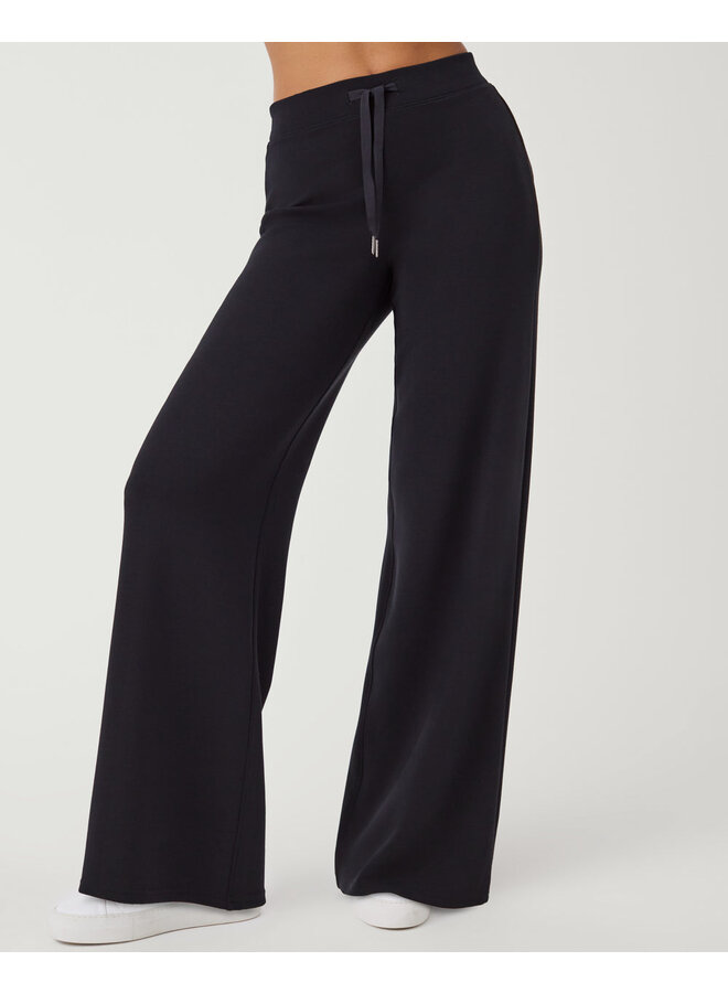 Air Essentials Wide Leg Pant