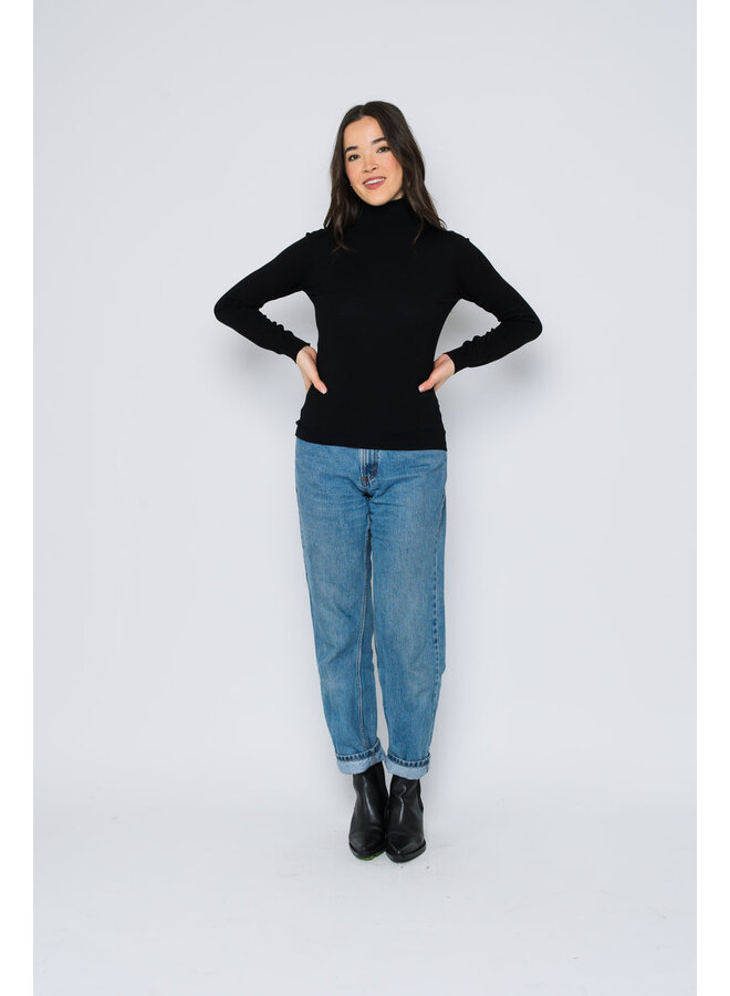 Zoe Turtleneck