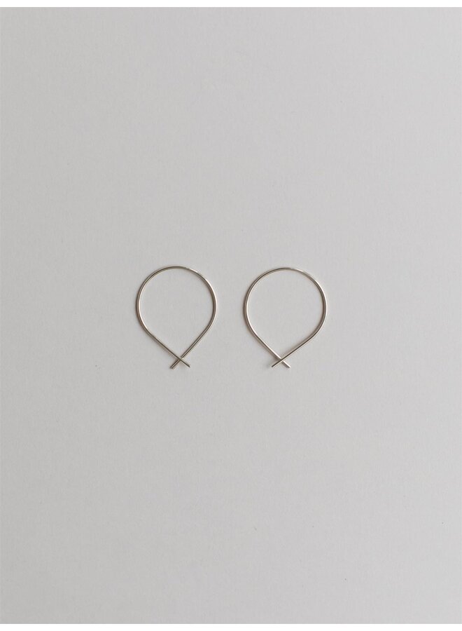 Medium Fish Wire Earring Silver