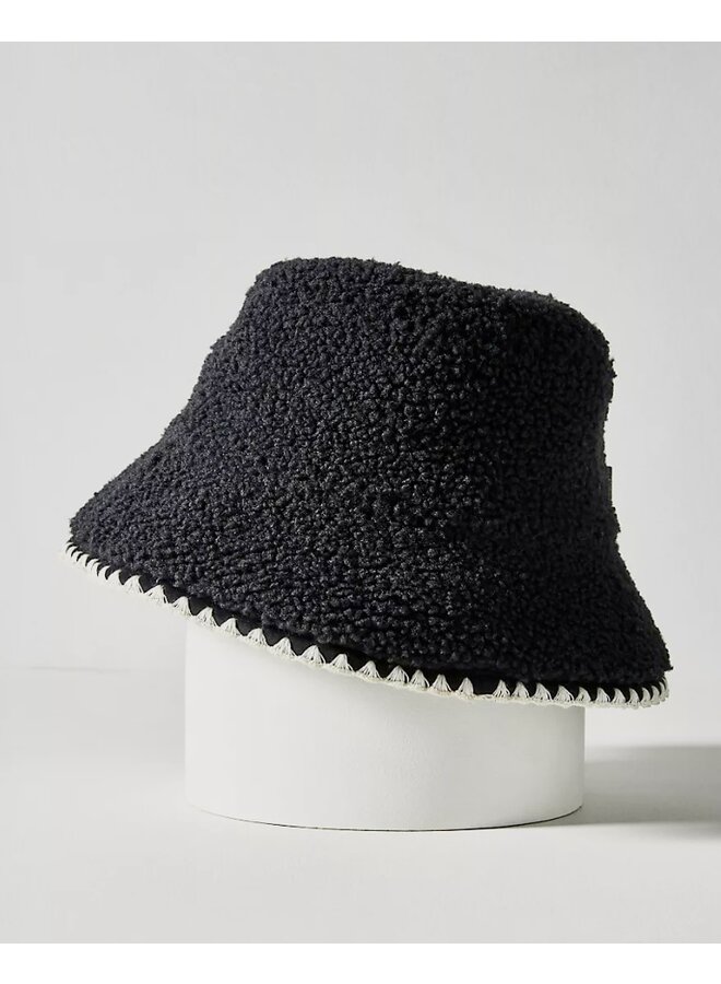 Fluff Scalloped Hat