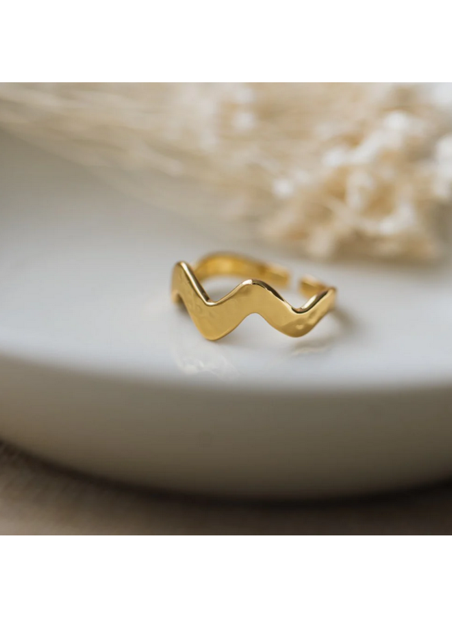 Mellow Wave Ring