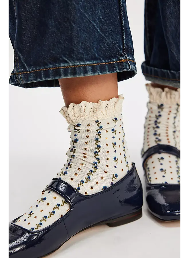 Rosebud Waffle Socks