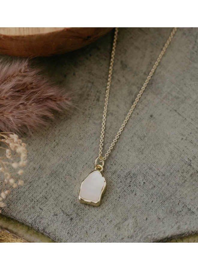 Fleck Mother of Pearl Necklace