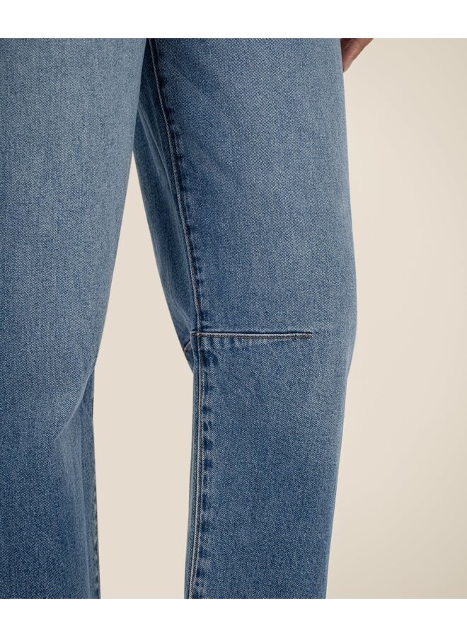 Ashley High Rise Slouchy Barrel Straight Leg