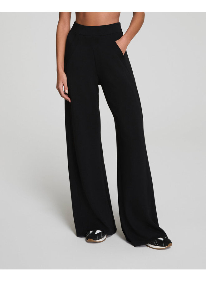 Air Essentials Wide Leg Track Pant