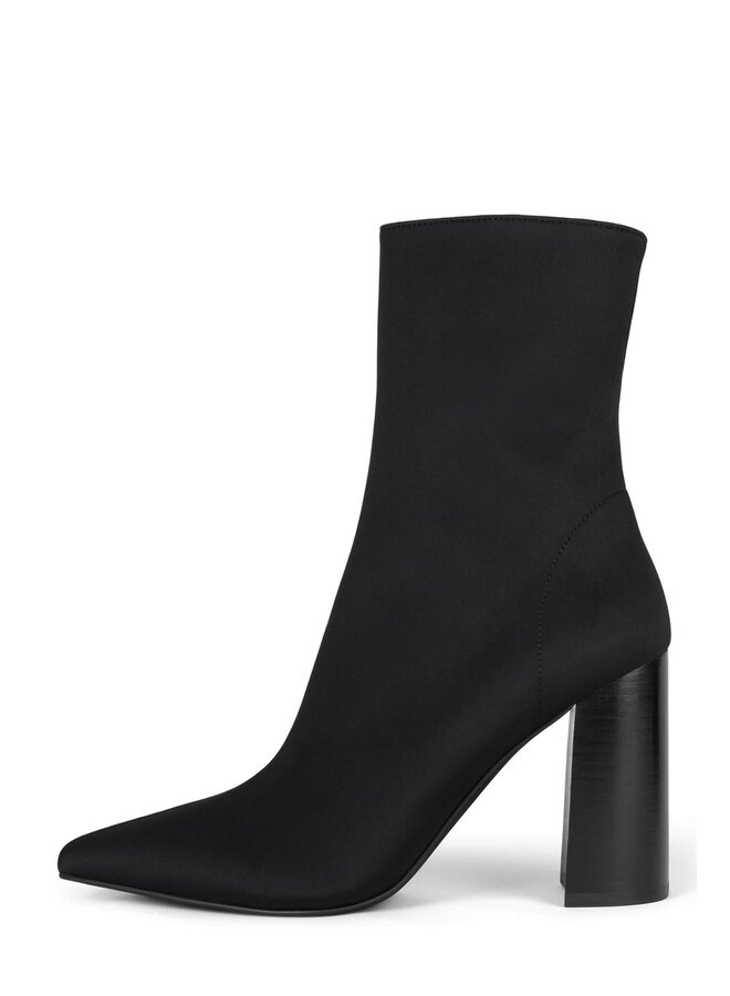 Siren Chunky Heeled Boot