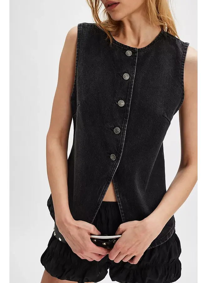 Aimee Vest