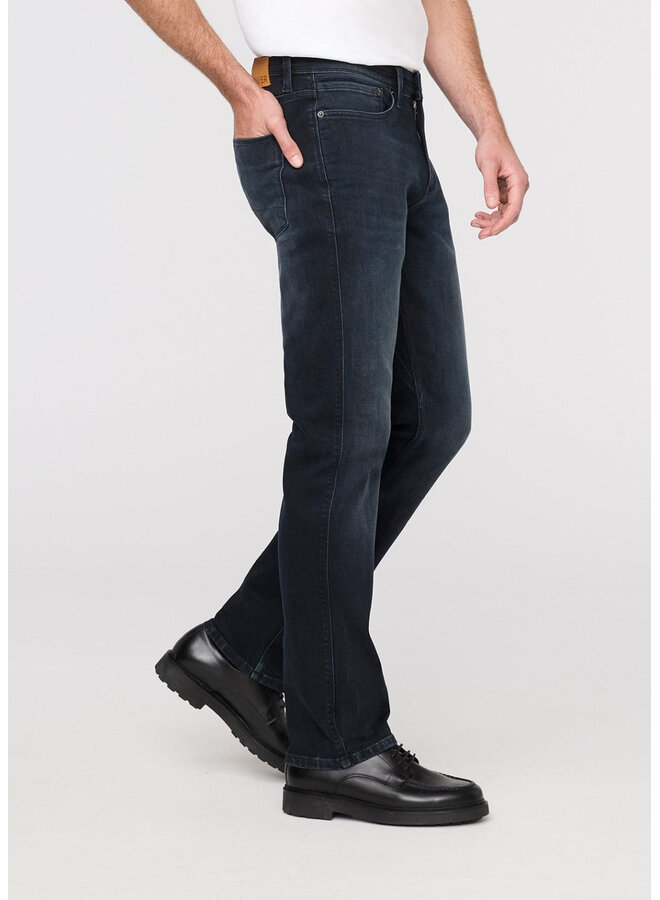 Performance Denim Slim Straight leg