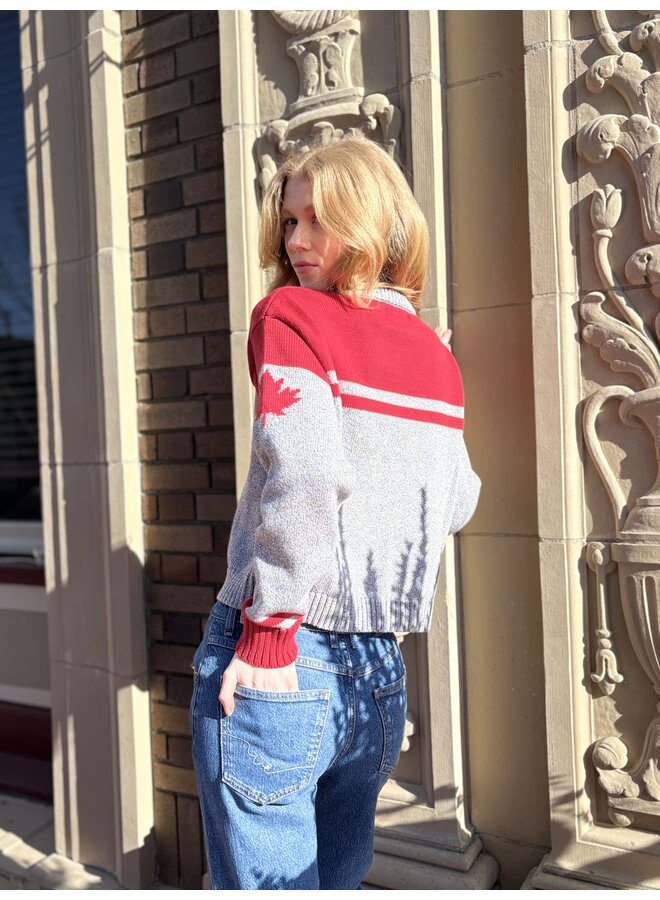 Canadian Shorty Sweater