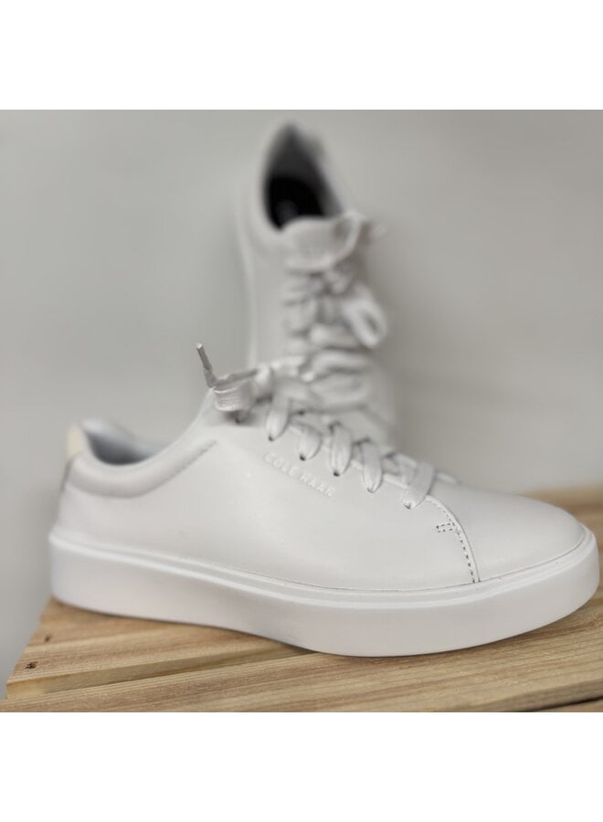 Grand Crosscourt Traveler Sneaker