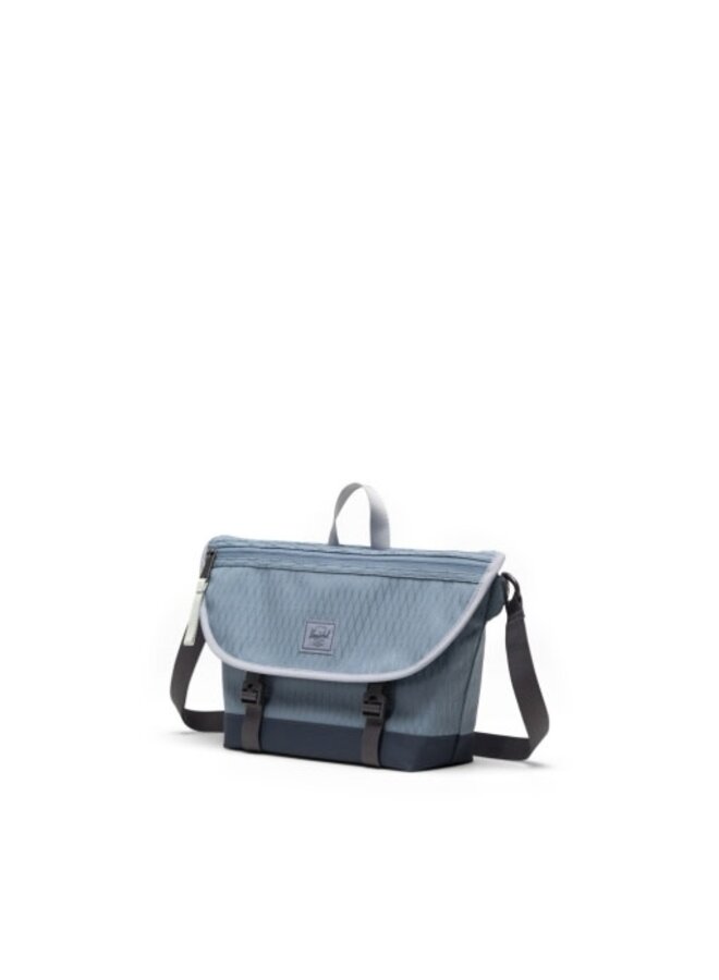 Cove Small Messenger