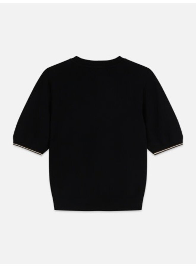 Compact short-sleeved pullover