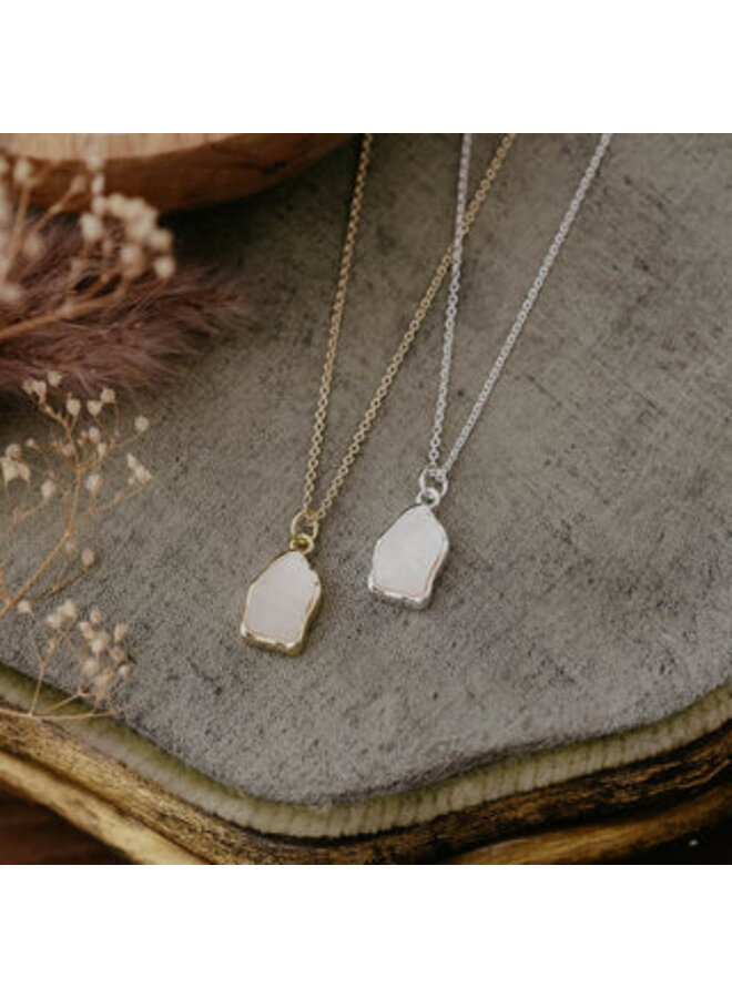 Stone Fleck Necklace