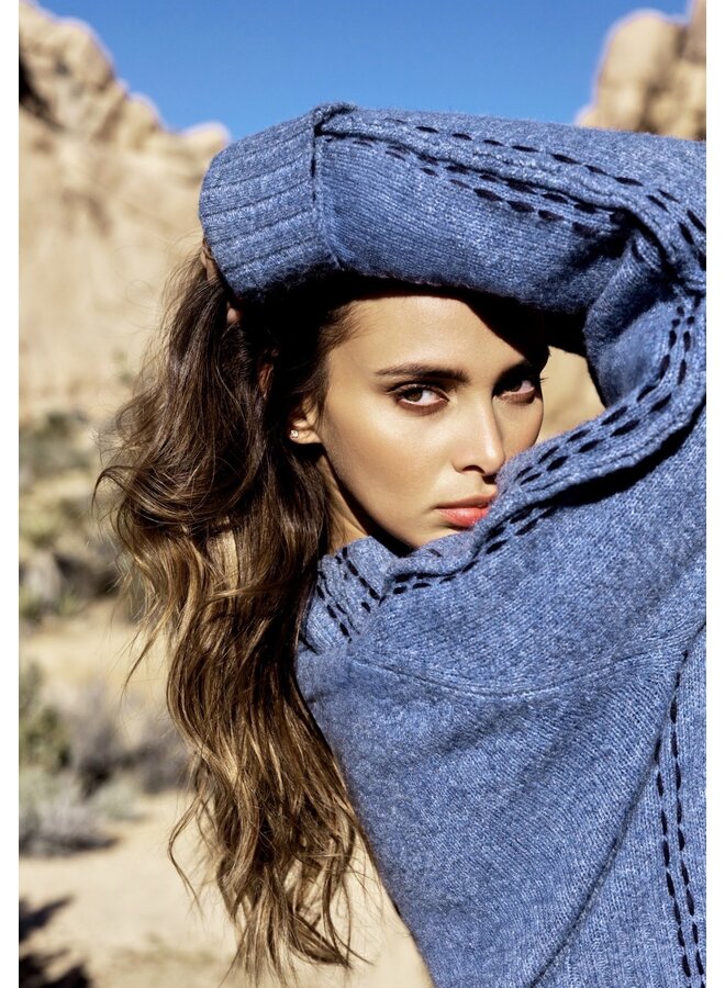 Contrast Stitch Mock Neck