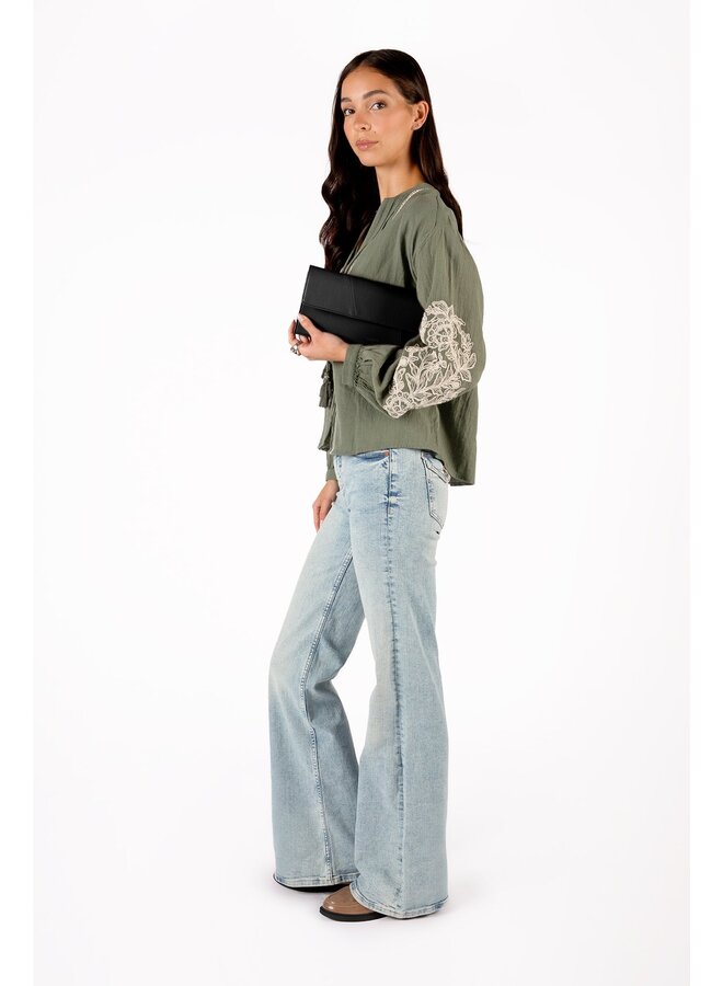 Edia Clutch