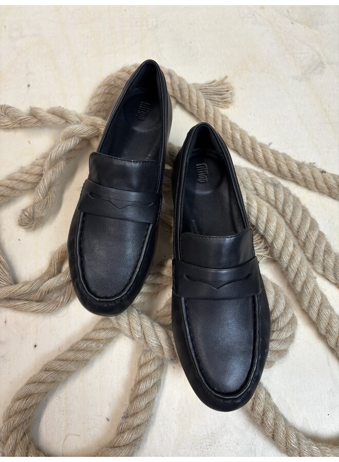 Delicato Leather Loafers