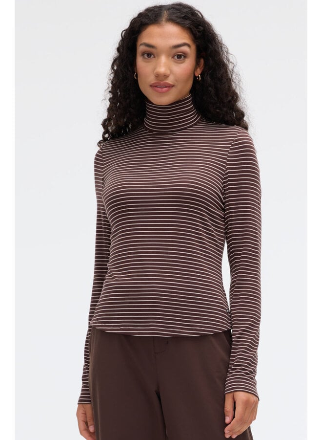 Azra Turtle Neck