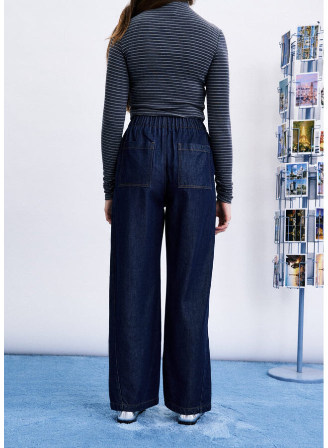 Minoo Pant