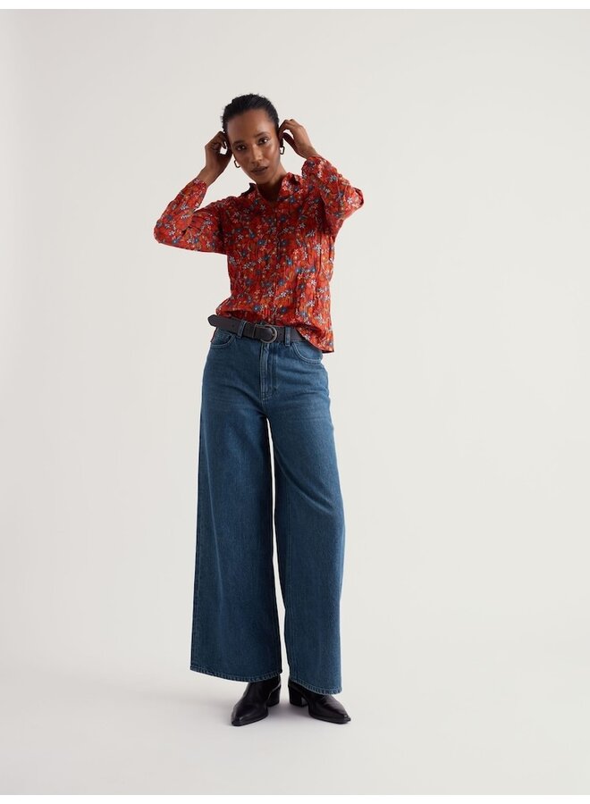Larissa Shirt