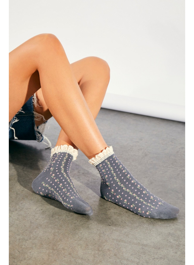 Rosebud Waffle Socks