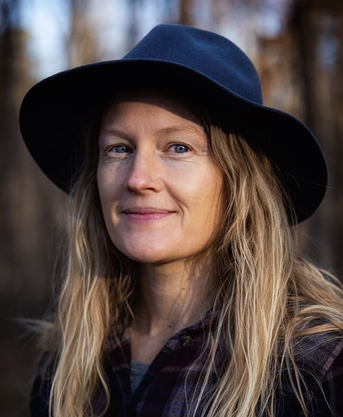 Maia Rhenish sound bath ritual at my muses card shop 