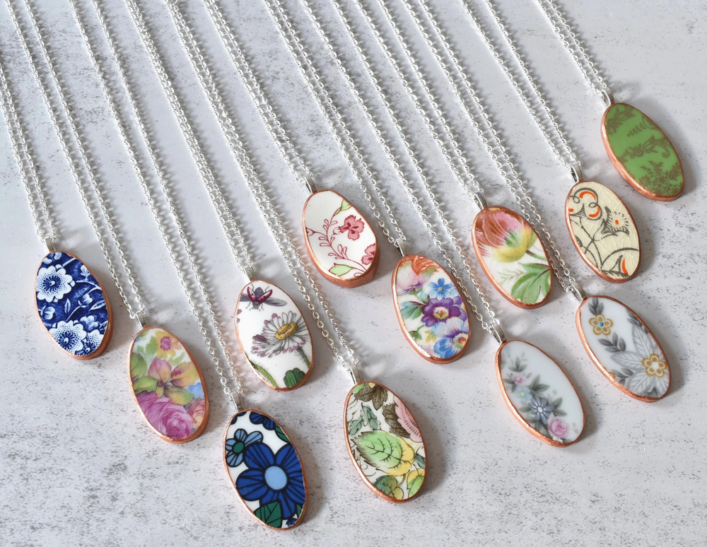 The Broken Plate Oval Necklace Mixed Patterns Rose Gold Porcelain