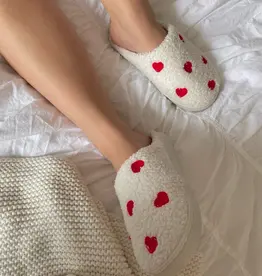 moi d'abord Pantoufles coeurs brodés