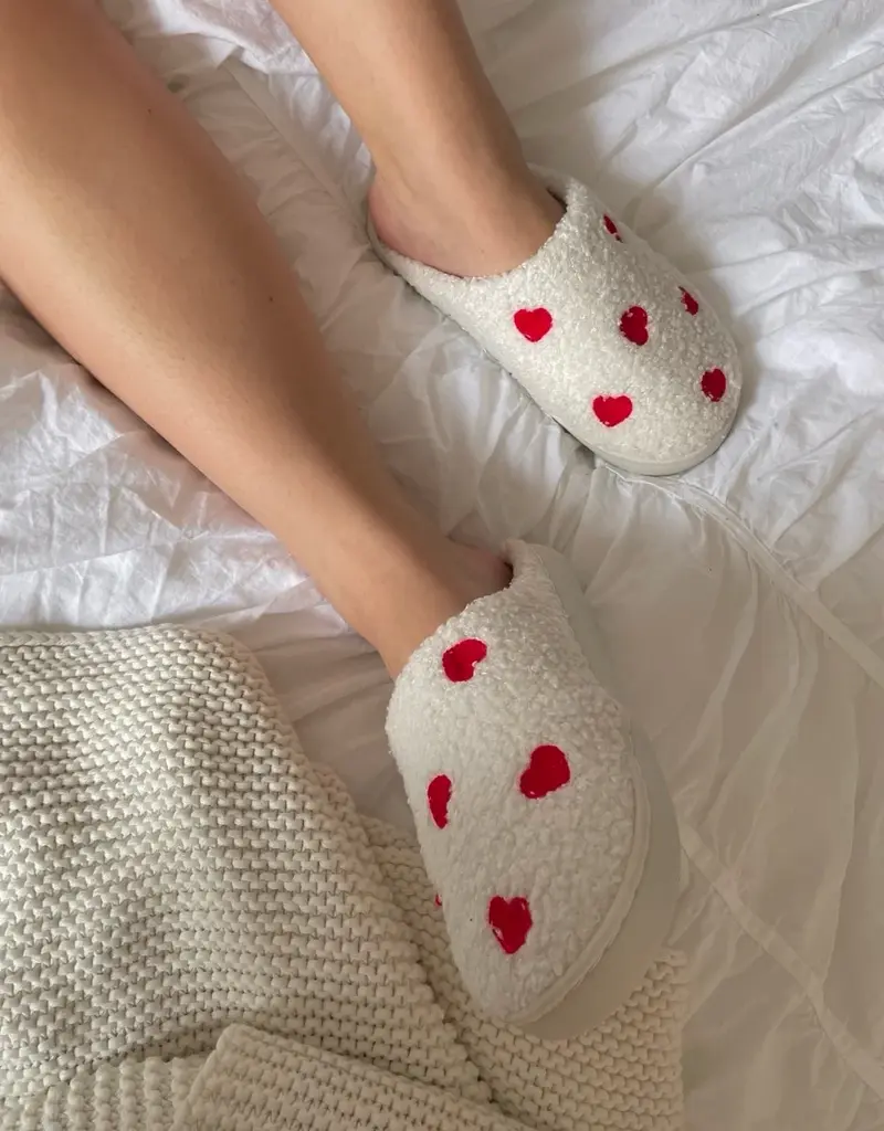 moi d'abord Pantoufles coeurs brodés