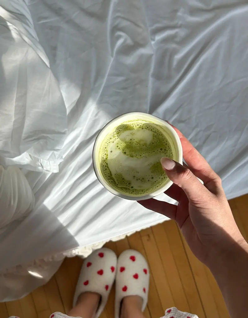 moi d'abord Pantoufles coeurs brodés