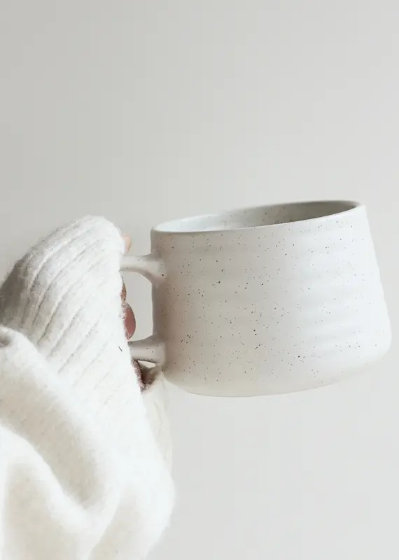 moi d'abord Tasse à café XL mouchetée