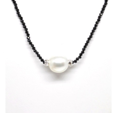 South Sea White Pearl 11-12mm, Black Spinel 17" Strand